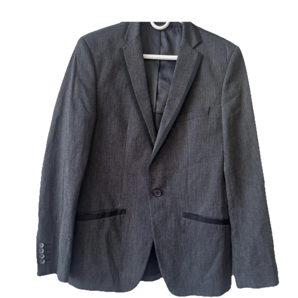 Zara Gray Lightweight Shirt Jacket Versatile Design